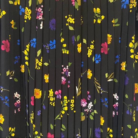 ⭐️HP⭐️ NWOT Zara Floral Pleated Midi Skirt - Picture 6 of 10